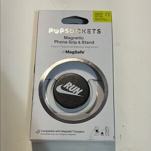 Nike RUN Magnetic Phone Grip - Black and White